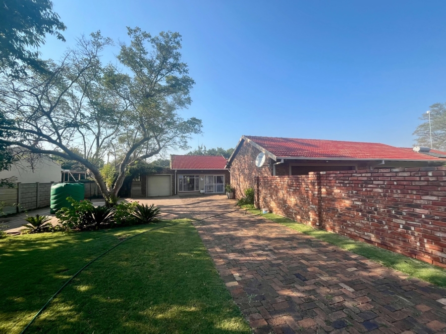 3 Bedroom Property for Sale in Flamwood North West